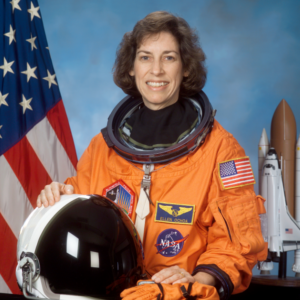 Ellen Ochoa astronaut official image